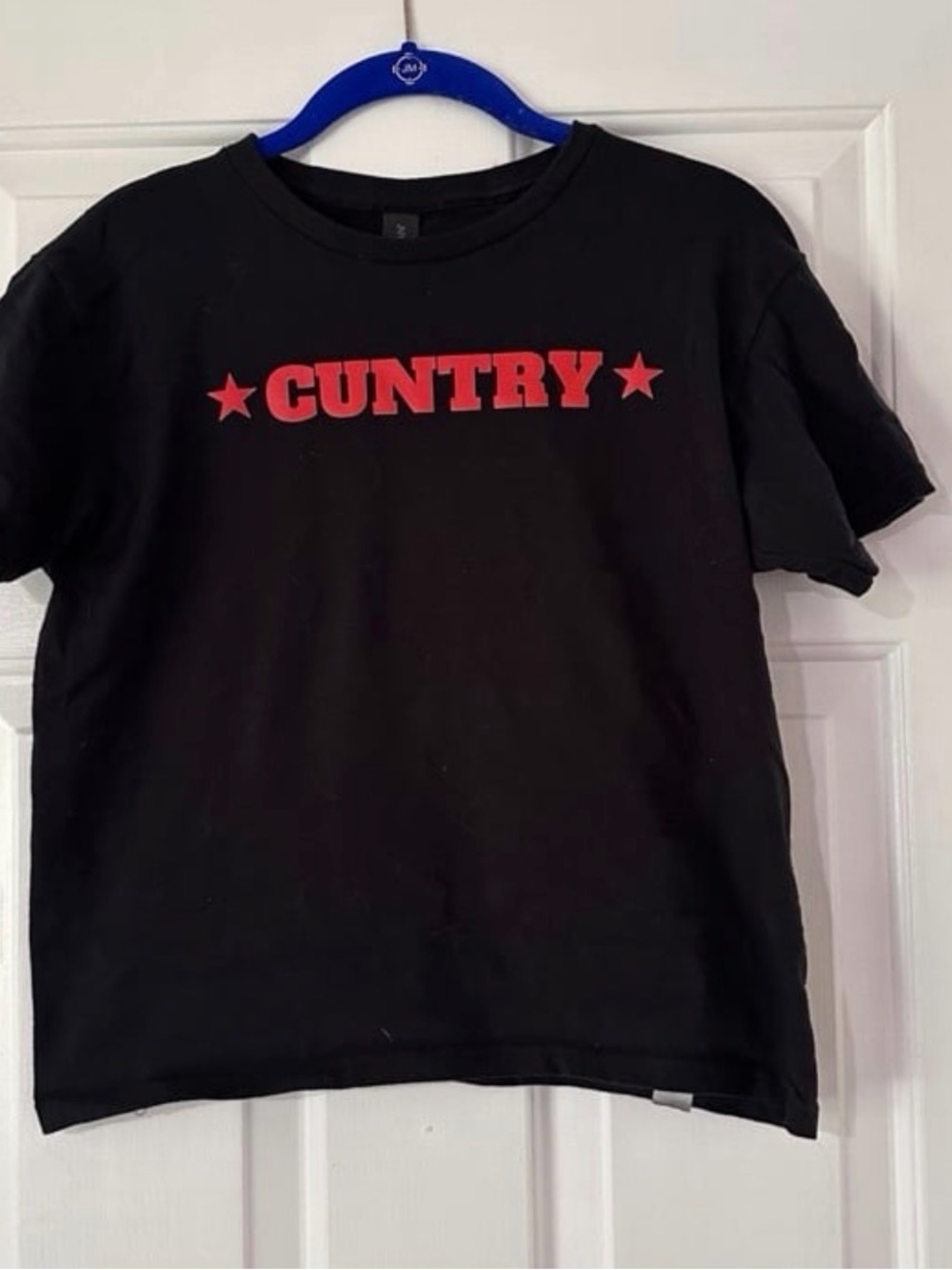 Black ‘CUNTRY' Graphic Tee - Red Print
